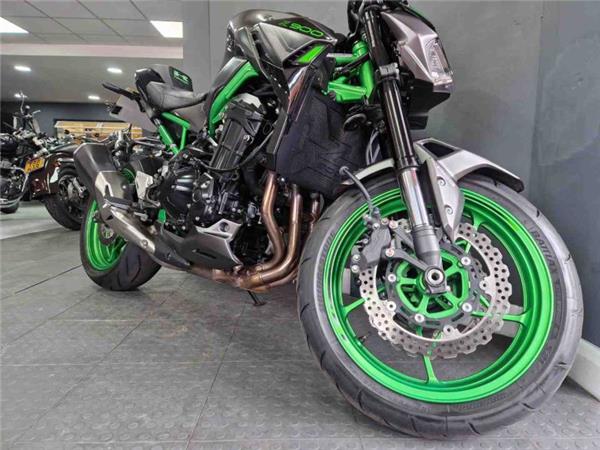 2024 Kawasaki Z900 GREY