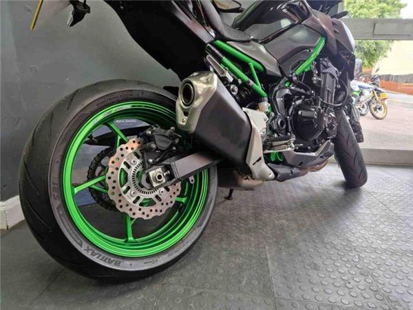 2024 Kawasaki Z900 GREY