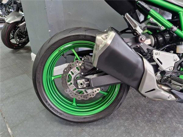 2024 Kawasaki Z900 GREY