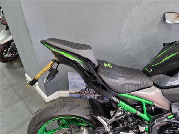 2024 Kawasaki Z900 GREY