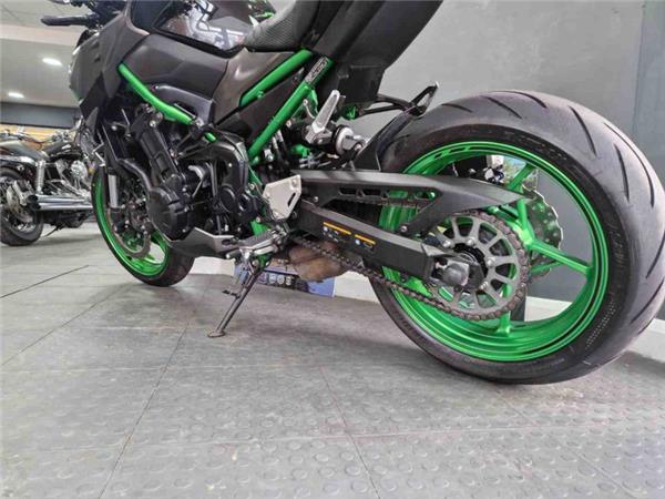 2024 Kawasaki Z900 GREY