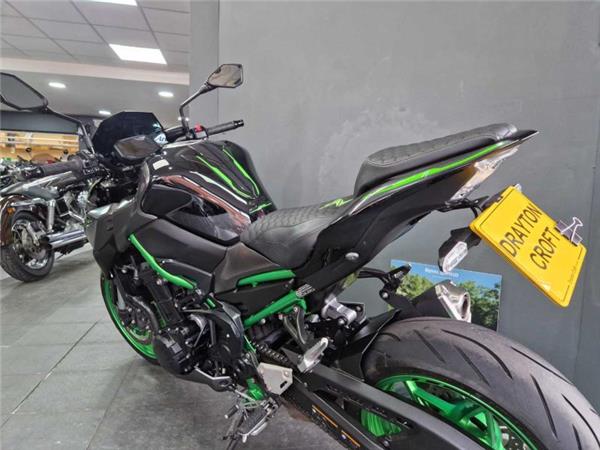 2024 Kawasaki Z900 GREY