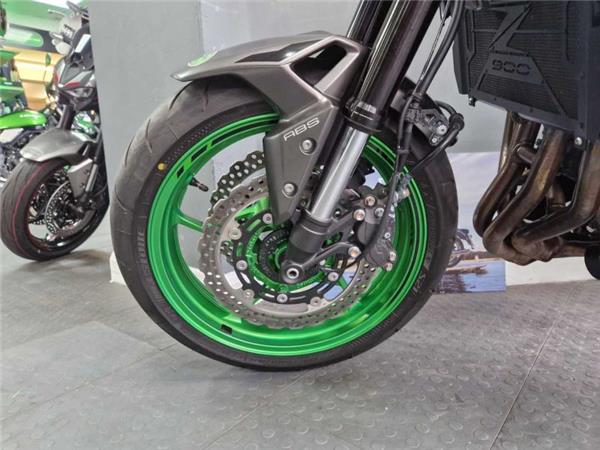 2024 Kawasaki Z900 GREY
