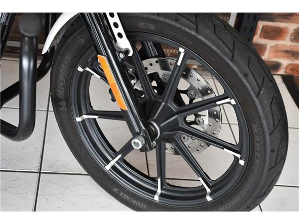 2018 HARLEY-DAVIDSON IRON 883