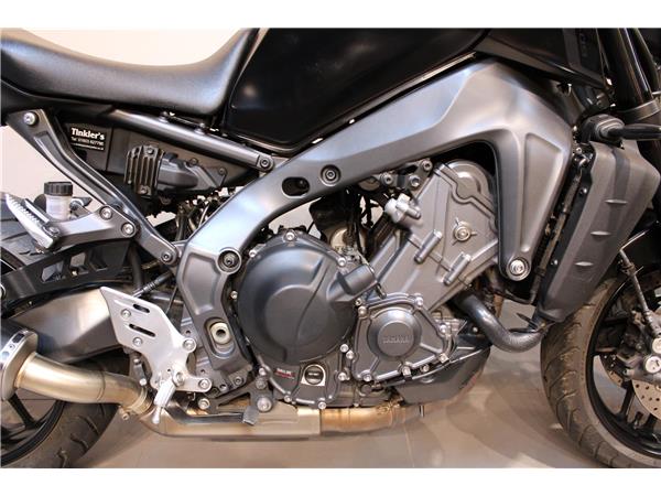 YAMAHA MT-09