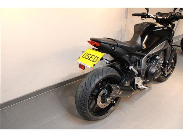 YAMAHA MT-09