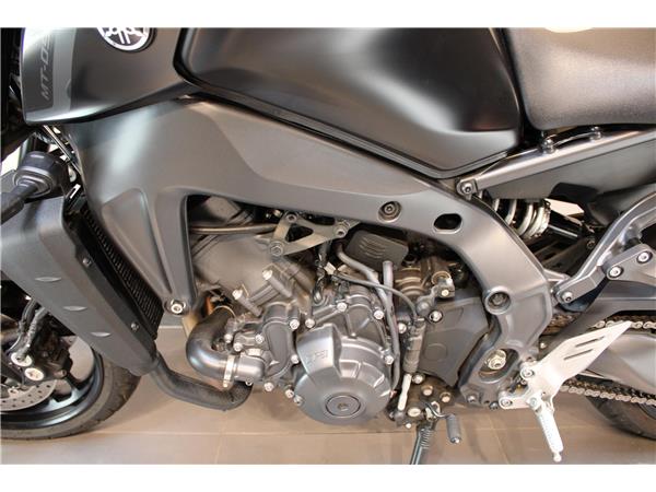 YAMAHA MT-09