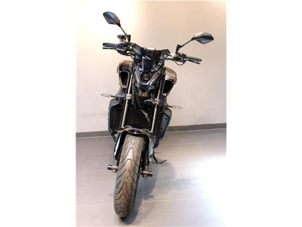 YAMAHA MT-09