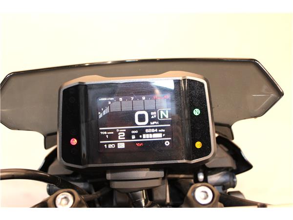 YAMAHA MT-09