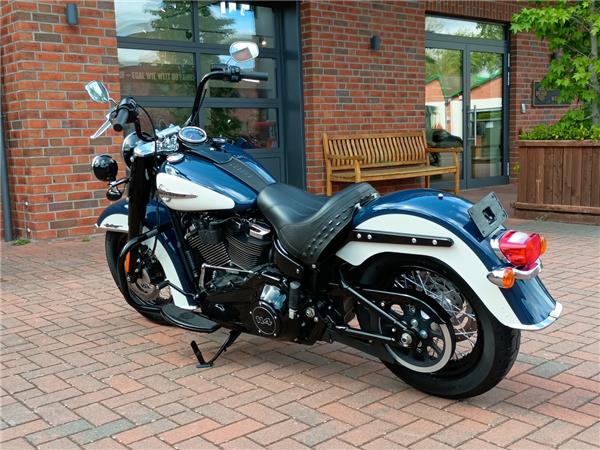 FLHCS Softail Heritage Classic 