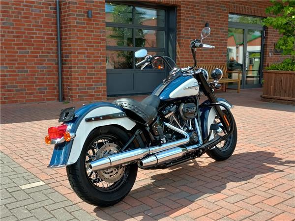 FLHCS Softail Heritage Classic 