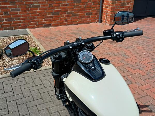 FXFBS Softail Fat Bob 114 