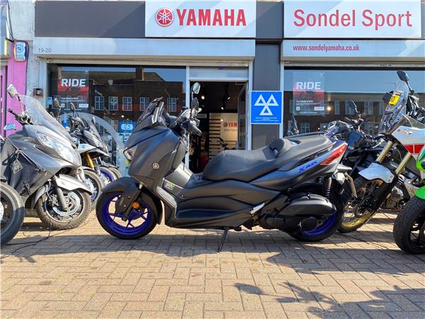 YAMAHA XMAX 125