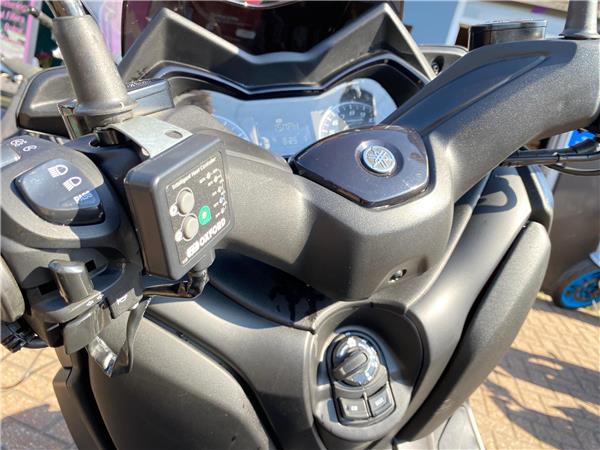 YAMAHA XMAX 125