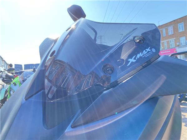 YAMAHA XMAX 125