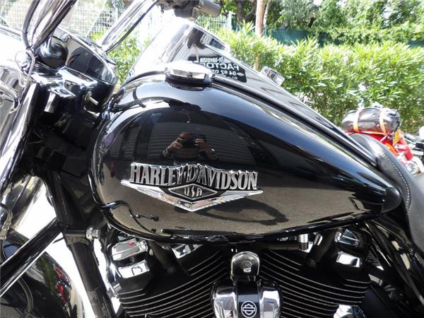 2019 HARLEY-DAVIDSON ROAD KING