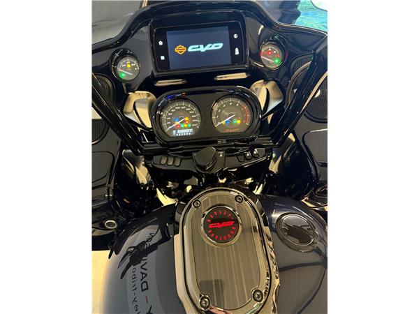 2022 HARLEY-DAVIDSON CVO FLTRXSE Road Glide Special 117 CVO