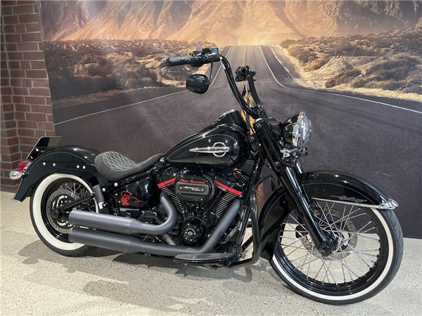 FLHCS Softail Heritage Classic 