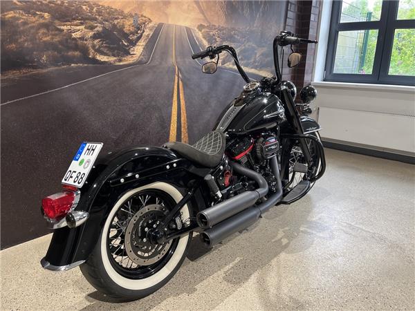 FLHCS Softail Heritage Classic 