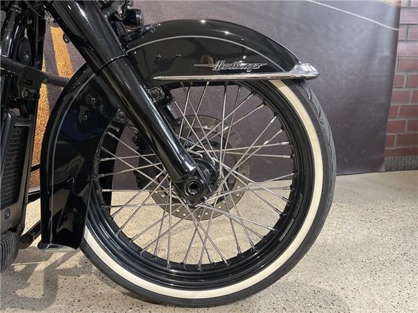 FLHCS Softail Heritage Classic 
