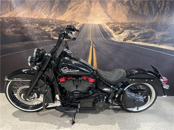 FLHCS Softail Heritage Classic 