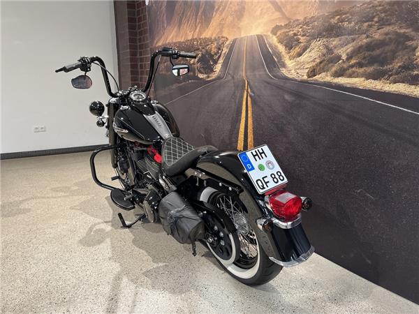 FLHCS Softail Heritage Classic 