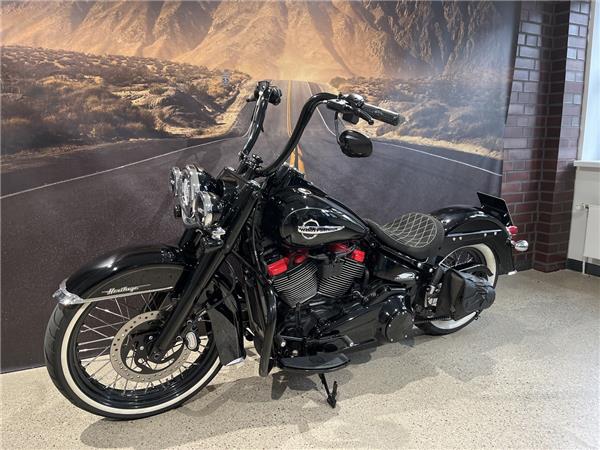 FLHCS Softail Heritage Classic 