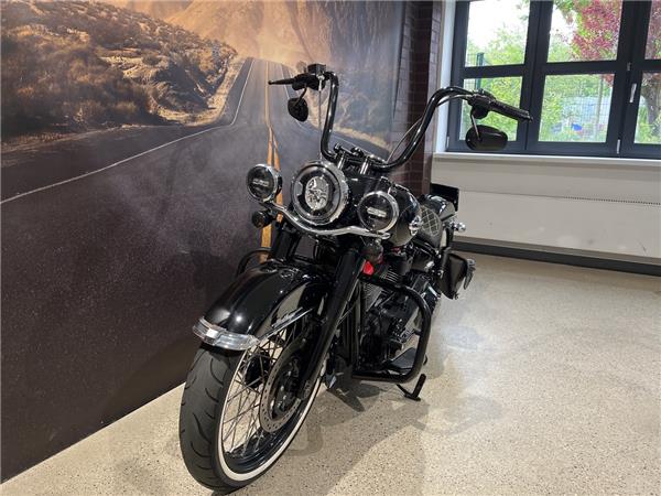 FLHCS Softail Heritage Classic 
