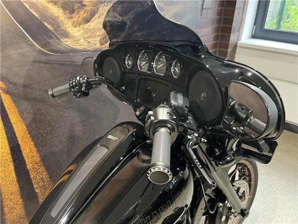 FLHXST Street Glide Special ST KessTech Don uvm