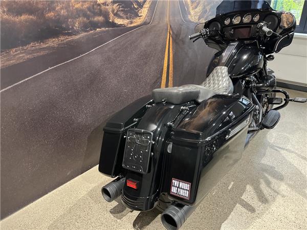 FLHXST Street Glide Special ST KessTech Don uvm
