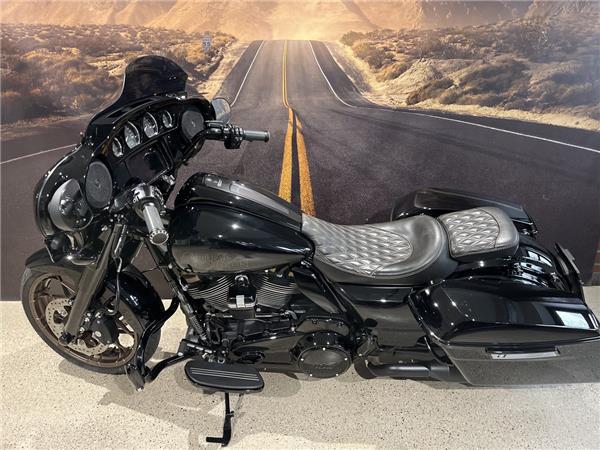 FLHXST Street Glide Special ST KessTech Don uvm