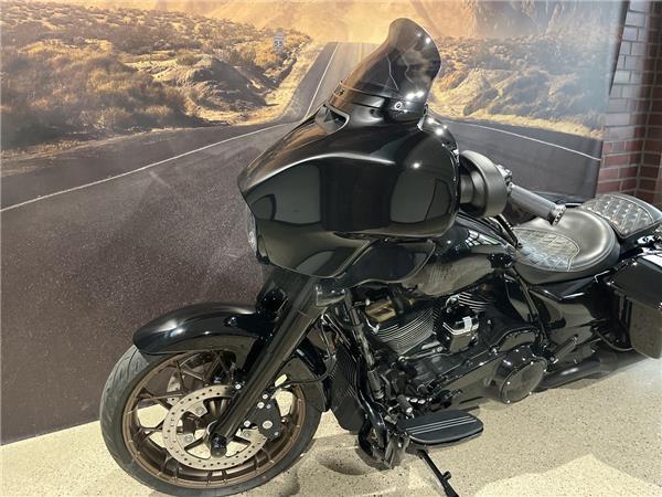 FLHXST Street Glide Special ST KessTech Don uvm