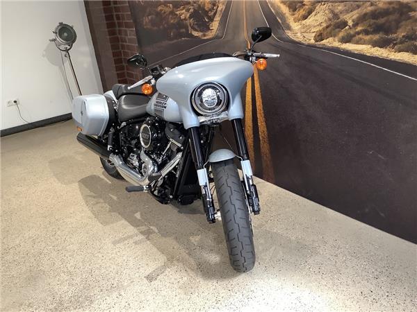 FLSB Softail Sport Glide 