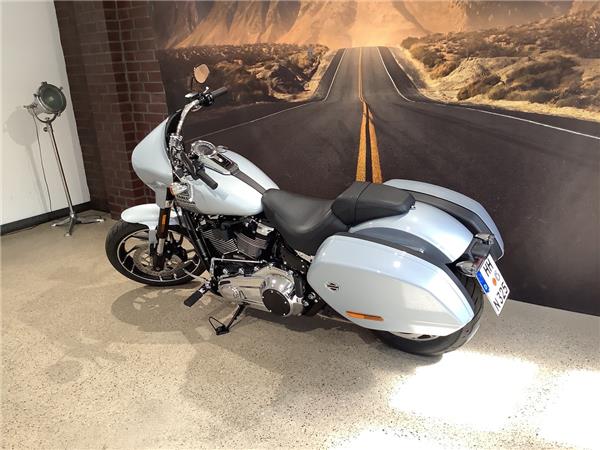 FLSB Softail Sport Glide 