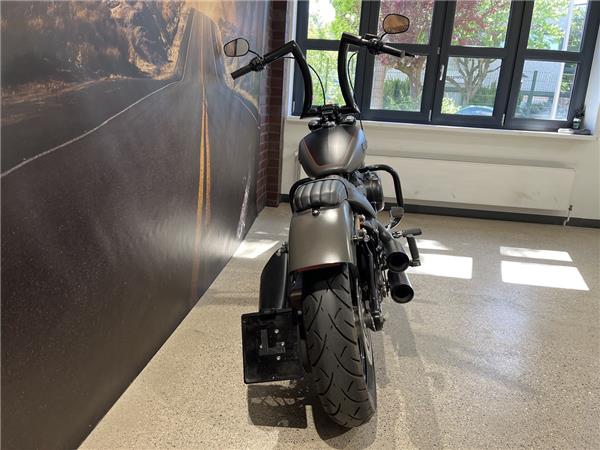 FXBB Softail Street Bob Miller Auspuff uvm
