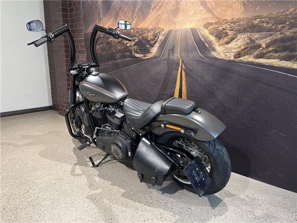 FXBB Softail Street Bob Miller Auspuff uvm