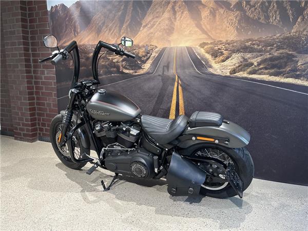 FXBB Softail Street Bob Miller Auspuff uvm