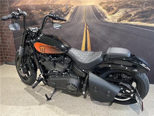 FXBBS Softail Street Bob Jekill & Hyde uvm