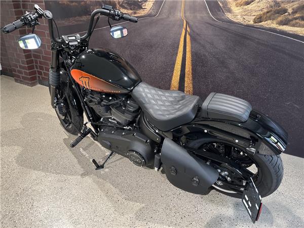 FXBBS Softail Street Bob Jekill & Hyde uvm