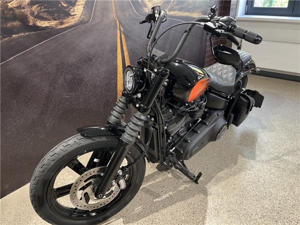 FXBBS Softail Street Bob Jekill & Hyde uvm