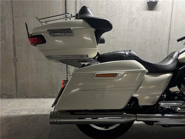 2015 Harley-Davidson Touring Street Glide Special FLHXS