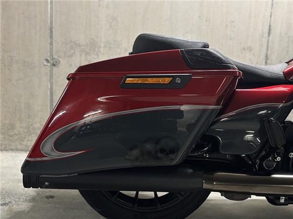 2018 Harley-Davidson CVO Street Glide FLHXSE