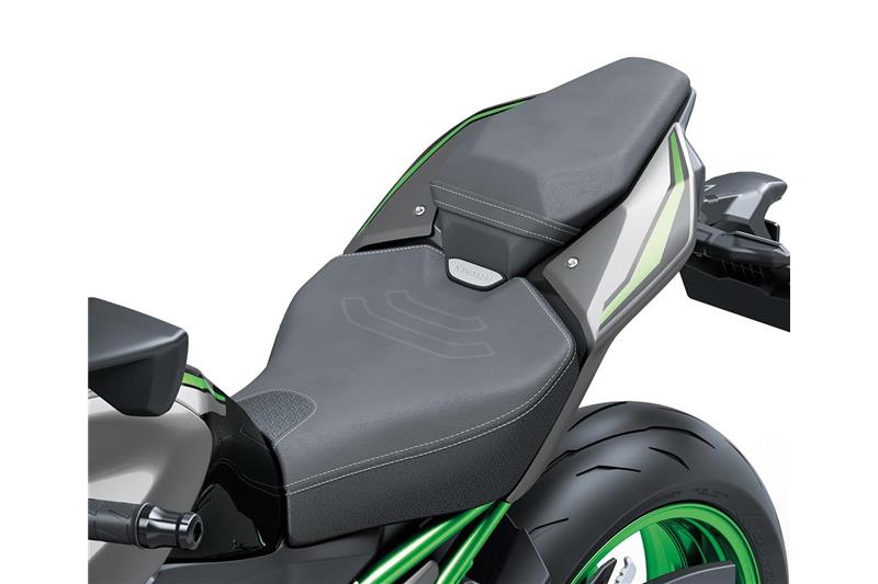 'Design seat (2-tone, Black-Gray) (Std. on Z900 SE)'