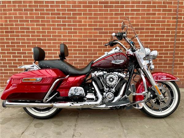 2019 HARLEY-DAVIDSON TOURING FLHR ROAD KING