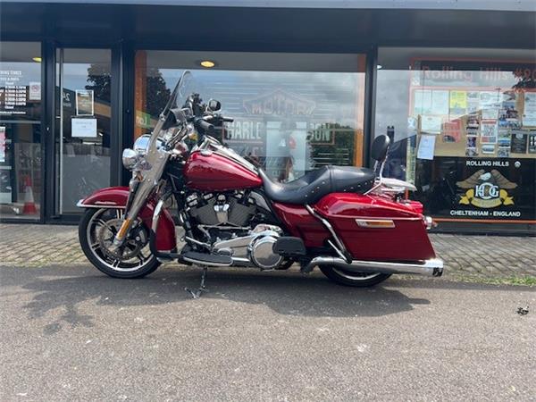 2021 HARLEY-DAVIDSON ROAD KING
