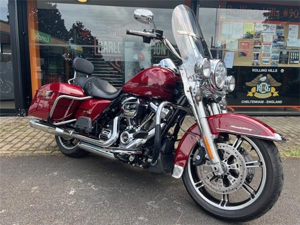 2021 HARLEY-DAVIDSON ROAD KING