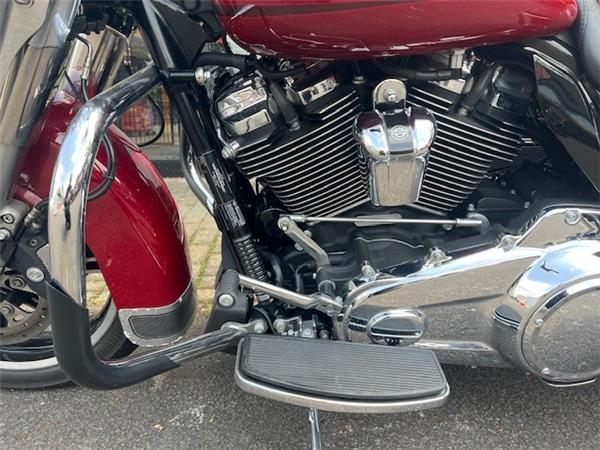 2021 HARLEY-DAVIDSON ROAD KING