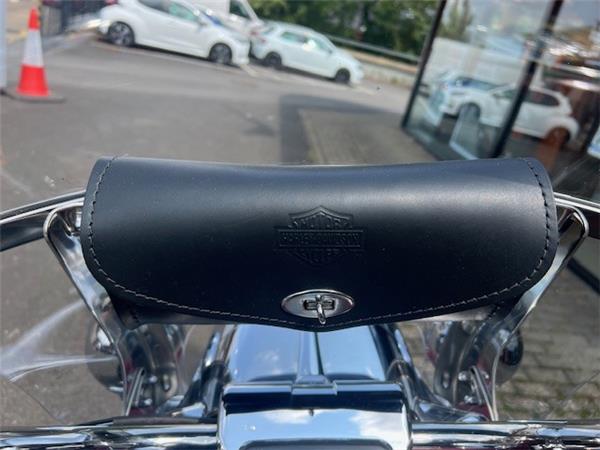 2021 HARLEY-DAVIDSON ROAD KING