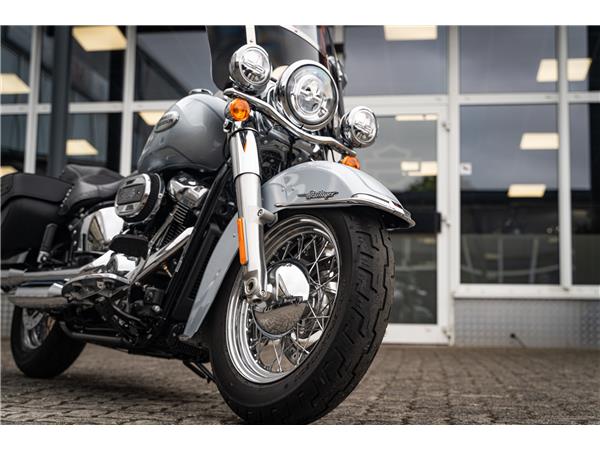 Harley-Davidson Kiel Softail Heritage FLHCS 114 CUI -NEUWERTIG -