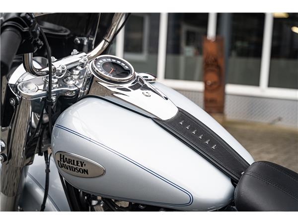 Harley-Davidson Kiel Softail Heritage FLHCS 114 CUI -NEUWERTIG -